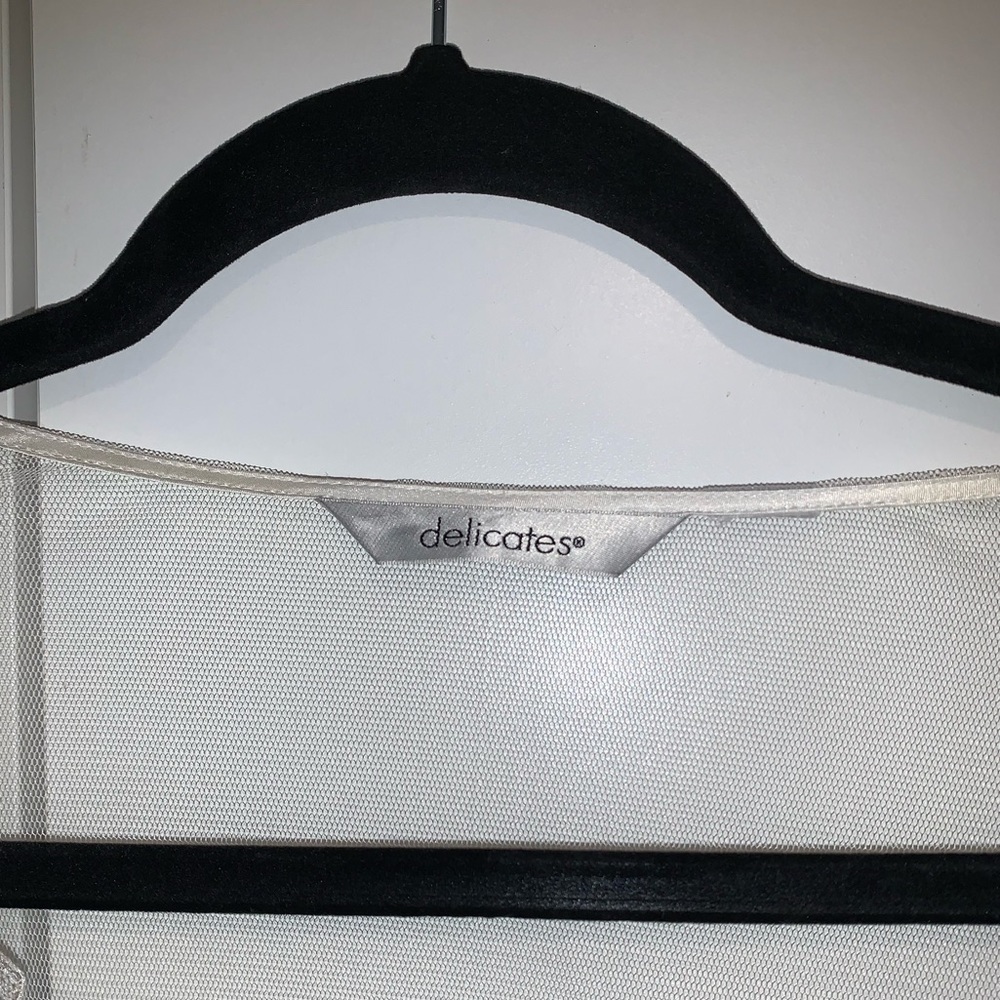 Delicates Sheer Cream Robe - Picture 5 of 5